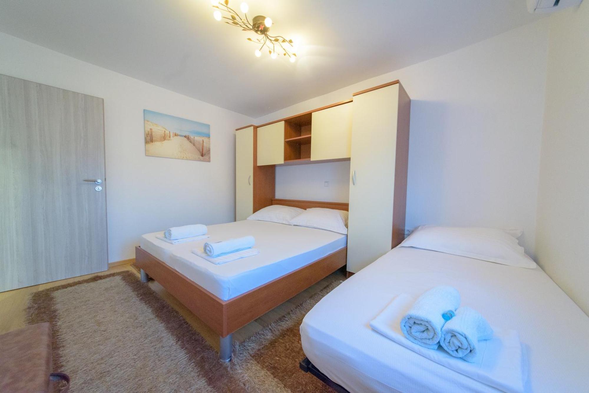 Jeli Apartments Starigrad Paklenica Room photo