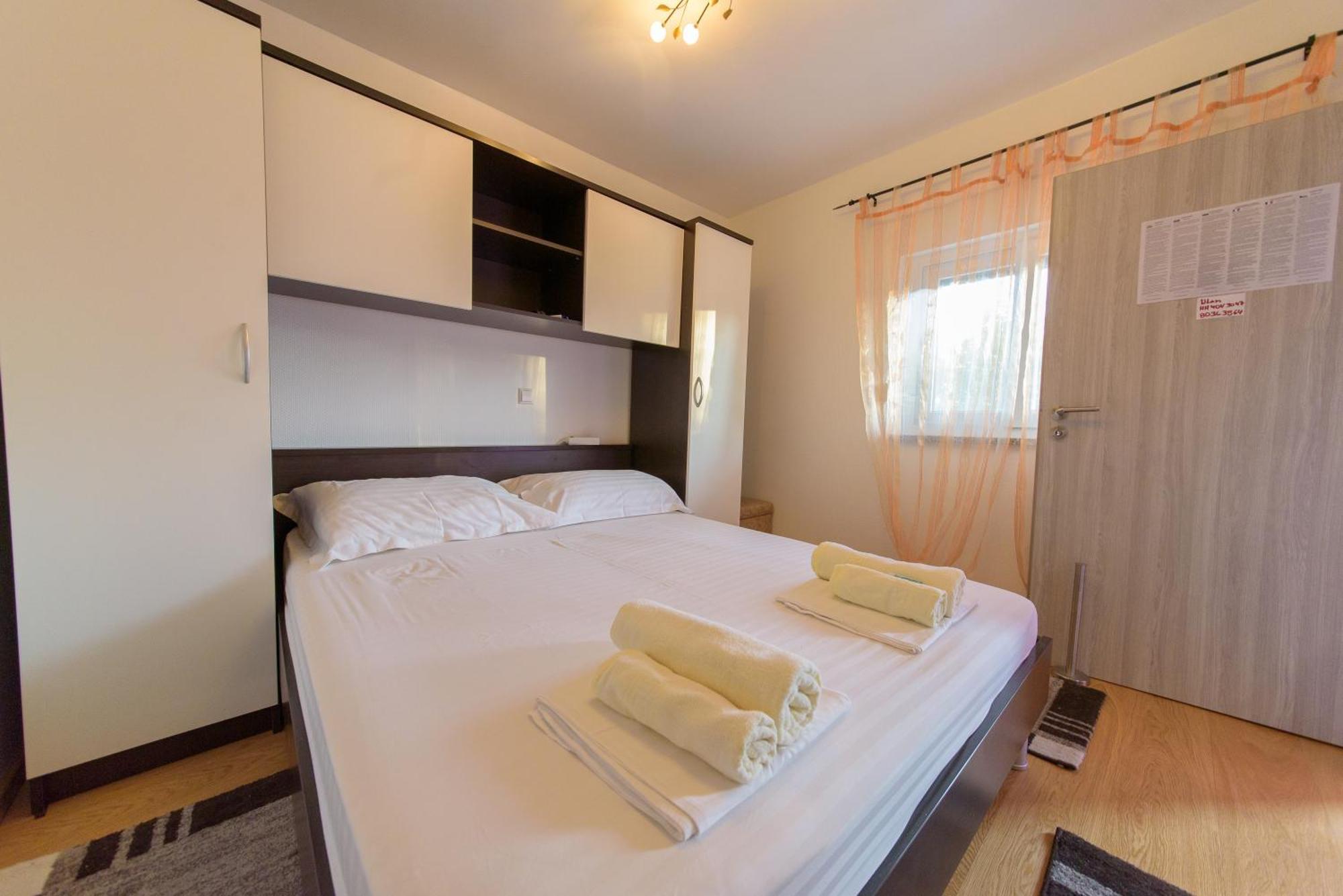 Jeli Apartments Starigrad Paklenica Room photo