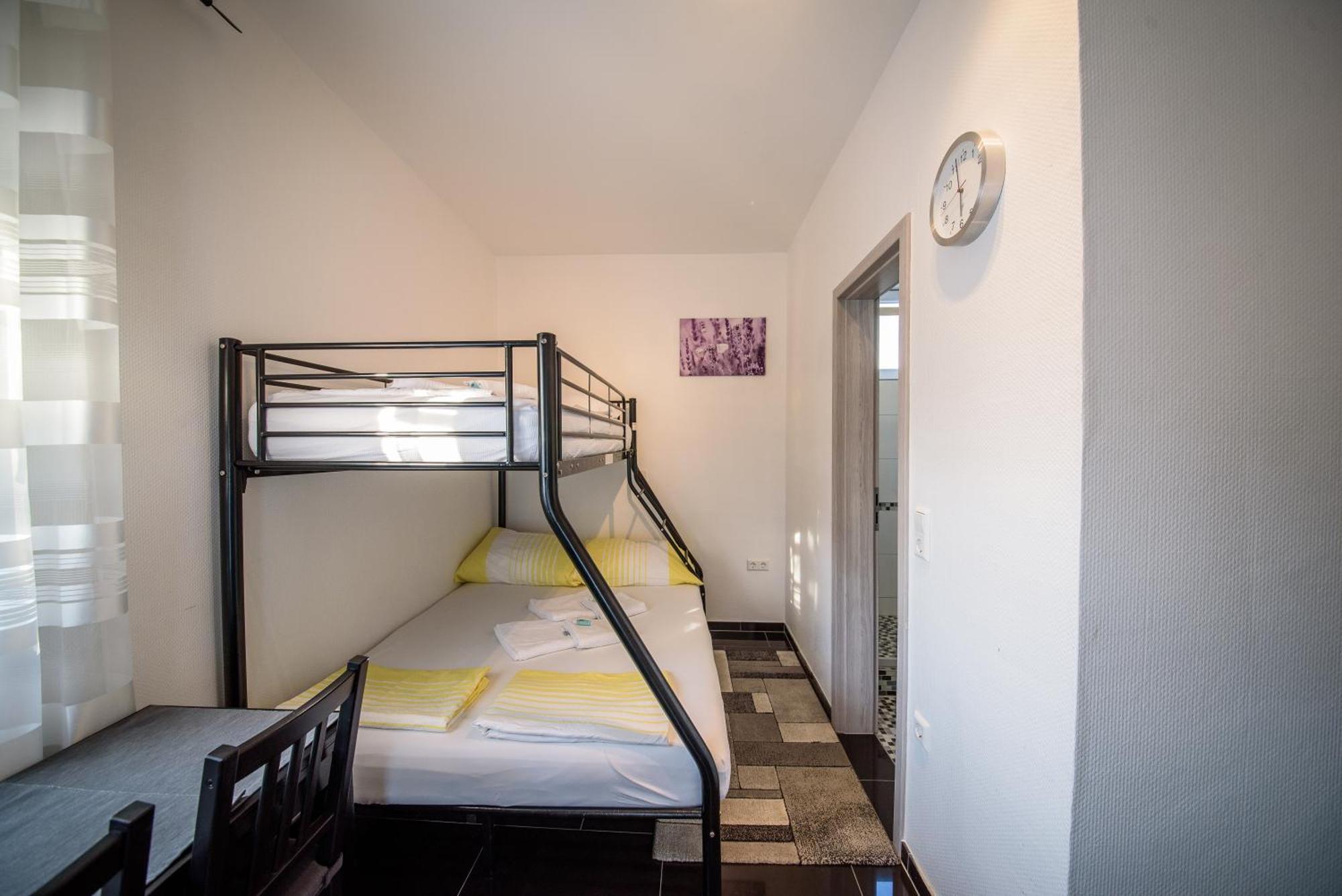 Jeli Apartments Starigrad Paklenica Room photo