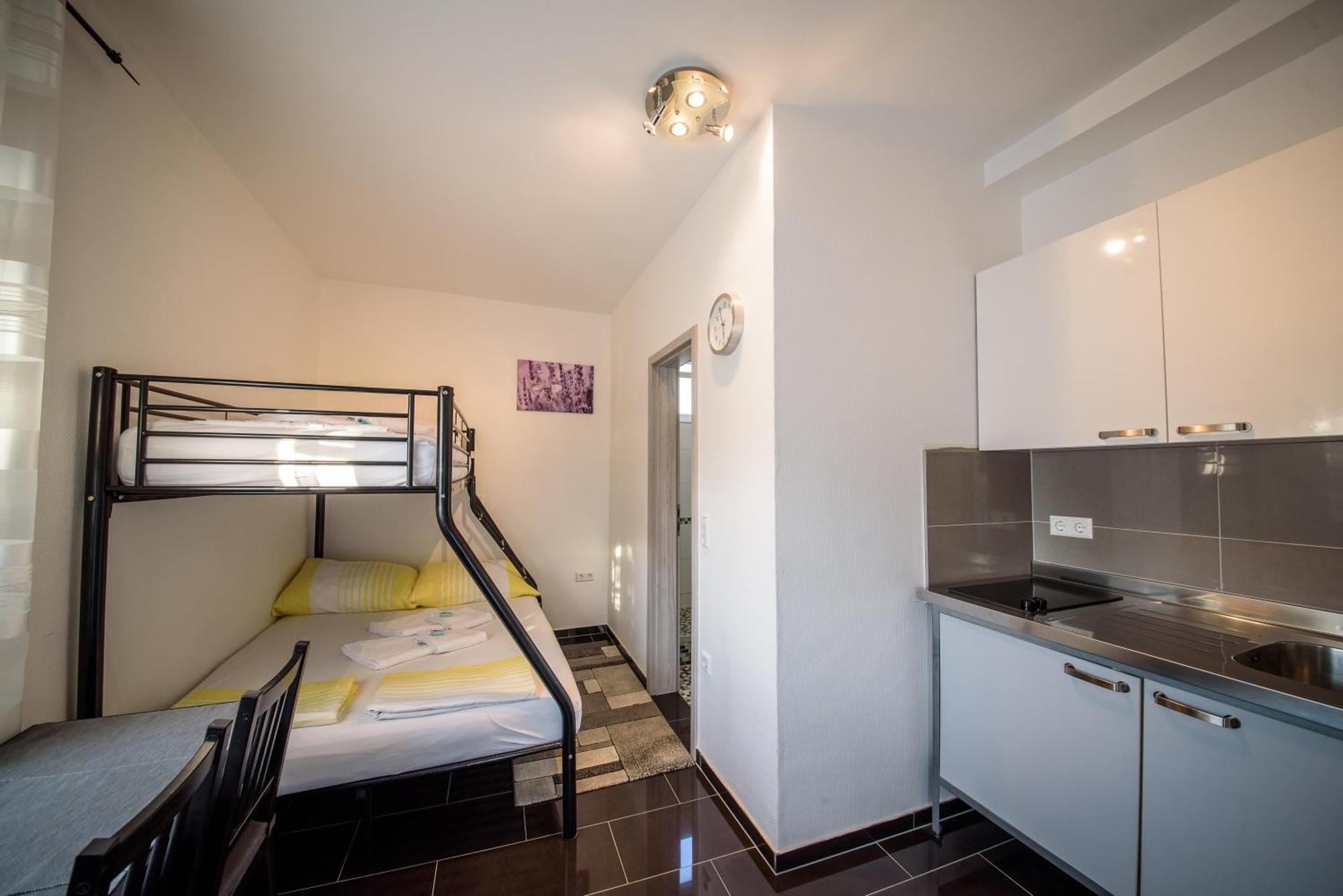 Jeli Apartments Starigrad Paklenica Room photo